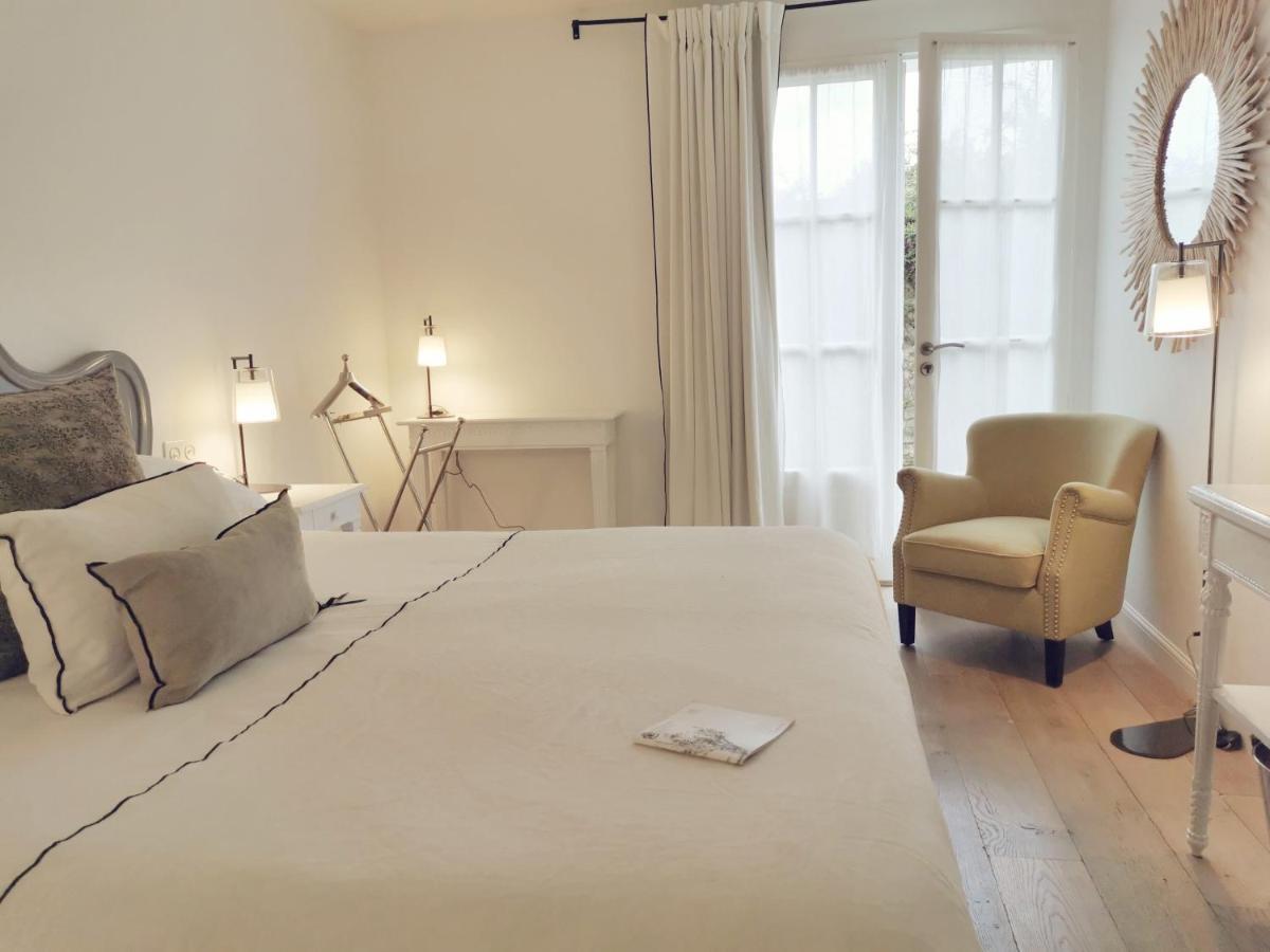 Le Clos Saint-Martin Hotel & Spa ภายนอก รูปภาพ